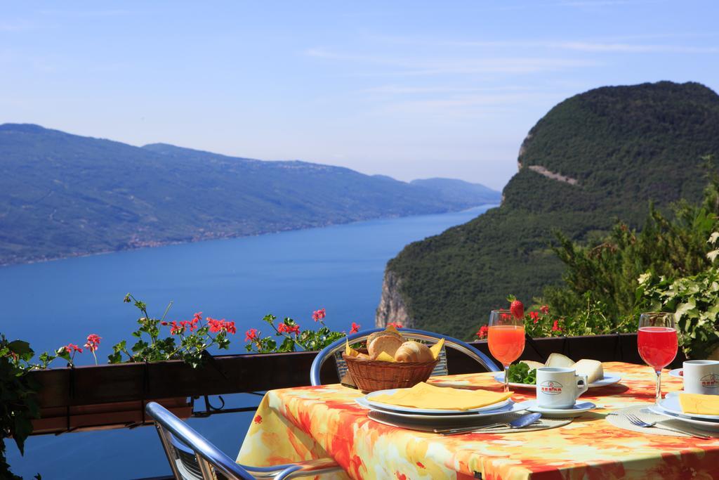 Hotel Panorama E Residence Tremosine Esterno foto